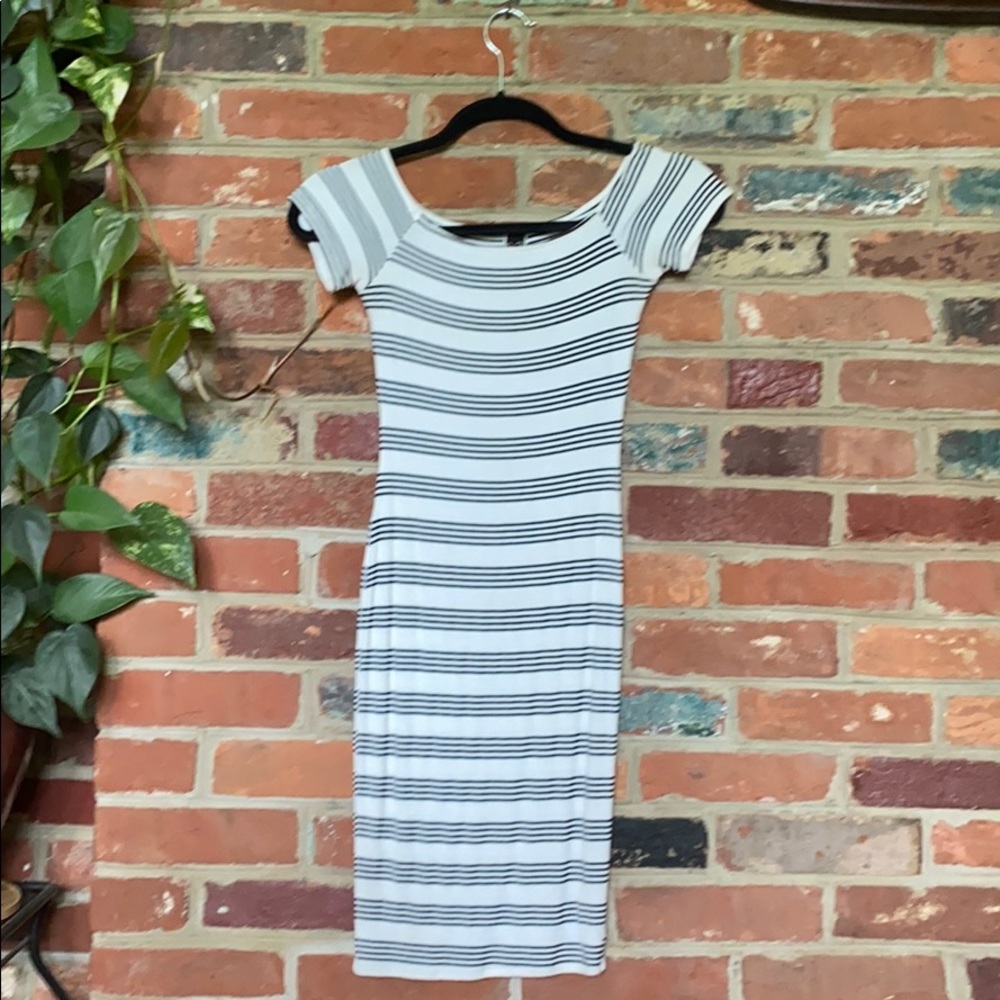 Midi striped dress short sleeve size m